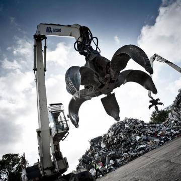 Bir Telefon Kadar Yakınız